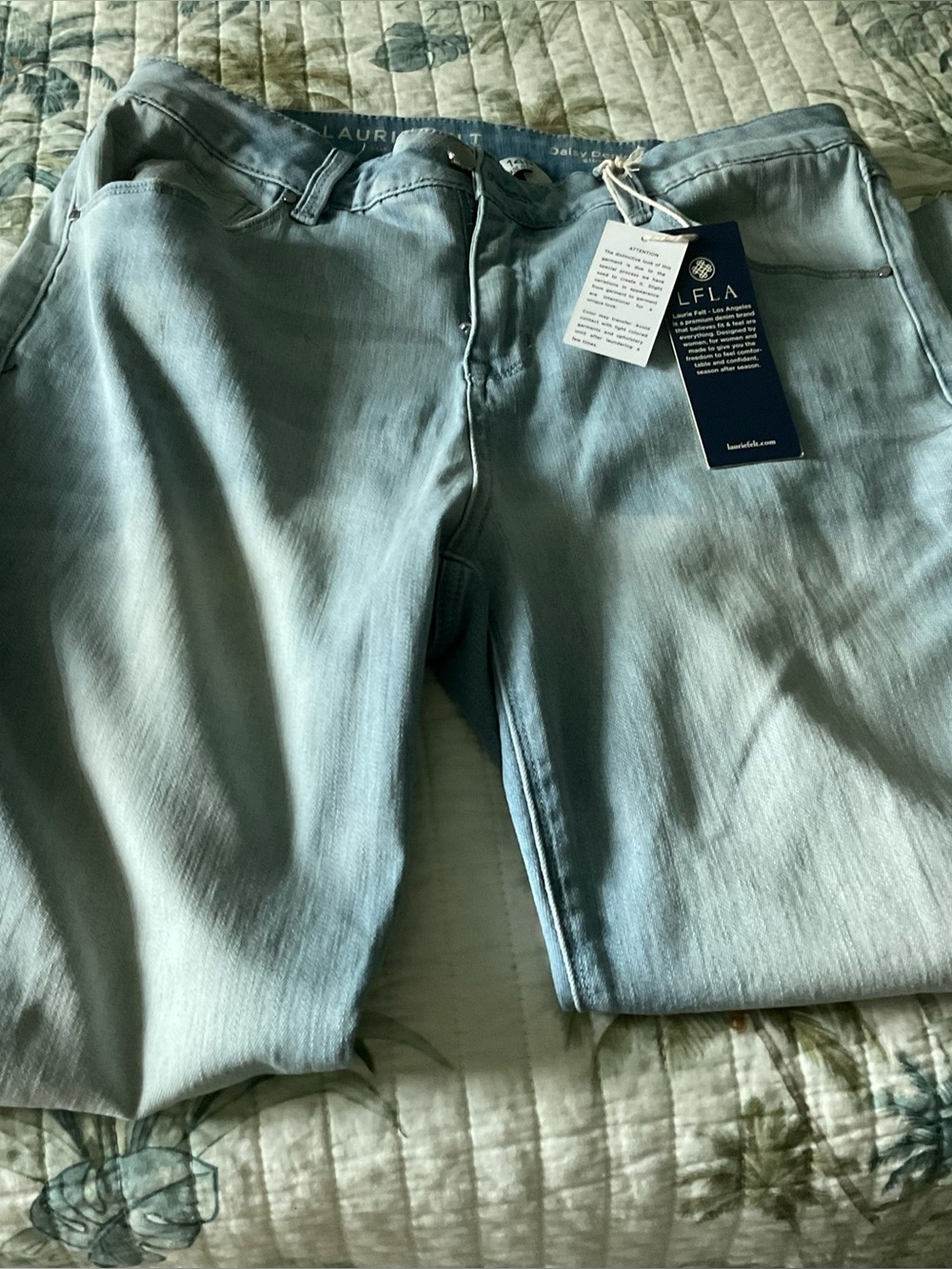 NWT LAURIE FELT Los Angeles Daisy Denim Jeans